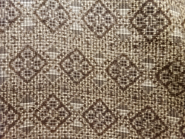 アンティーク　菱模様織り出し本場泥大島紬着物(割り込み絣)